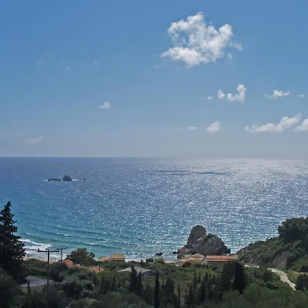 Charming With Swimming Pool Near Appartamento