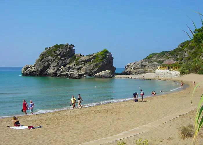 Daire Charming With Swimming Pool Near *
